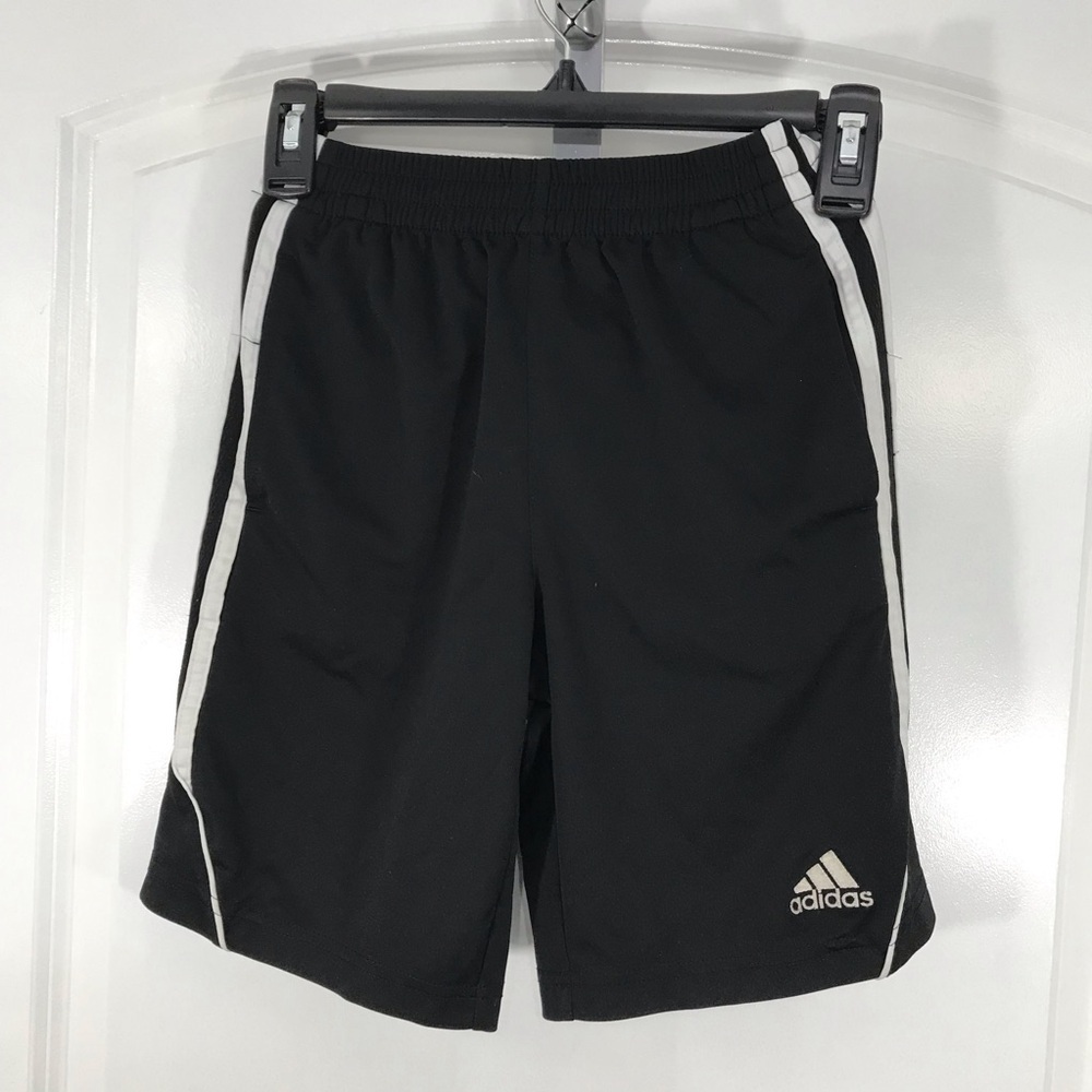 Adidas  Boys Black Shorts Size 8 CB-117